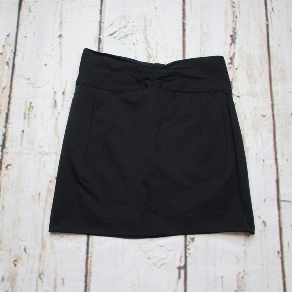 Banana Republic Mid Rise Little Black Skirt - Picture 3 of 6